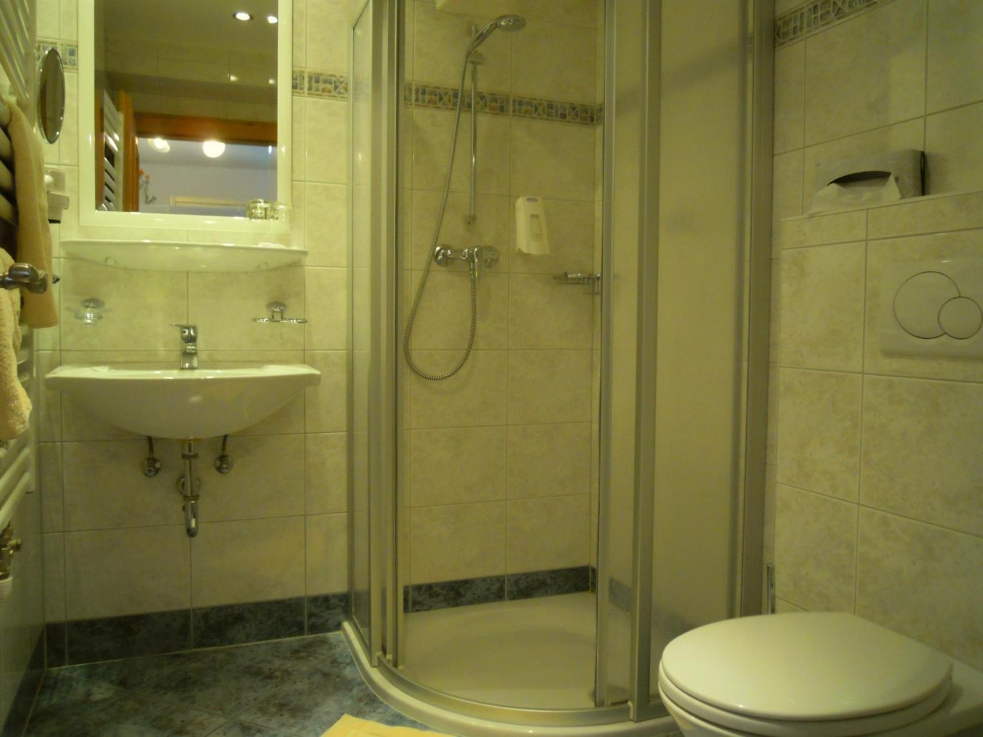 Hotel Garni Alpenland 알텐막팀퐁와 객실 사진