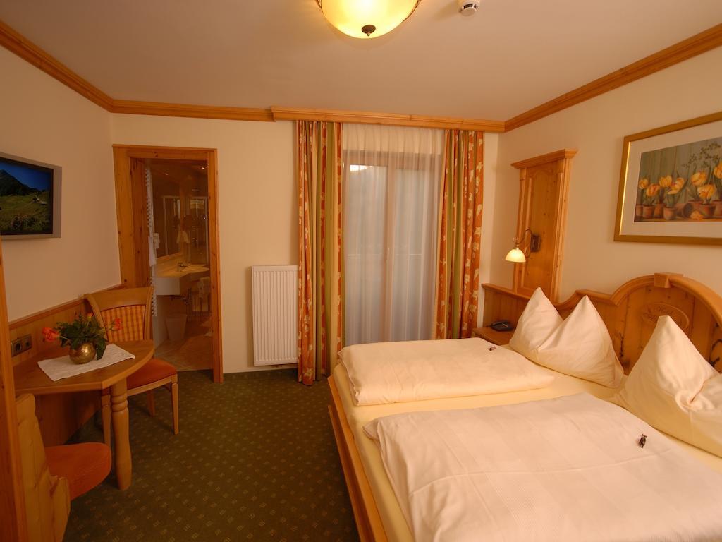 Hotel Garni Alpenland 알텐막팀퐁와 객실 사진